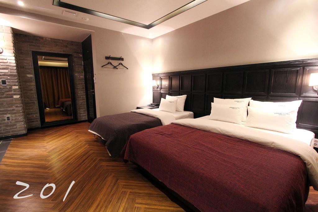 2 Heaven Hotel Lotte Waterpark Gimhae Eksteriør bilde
