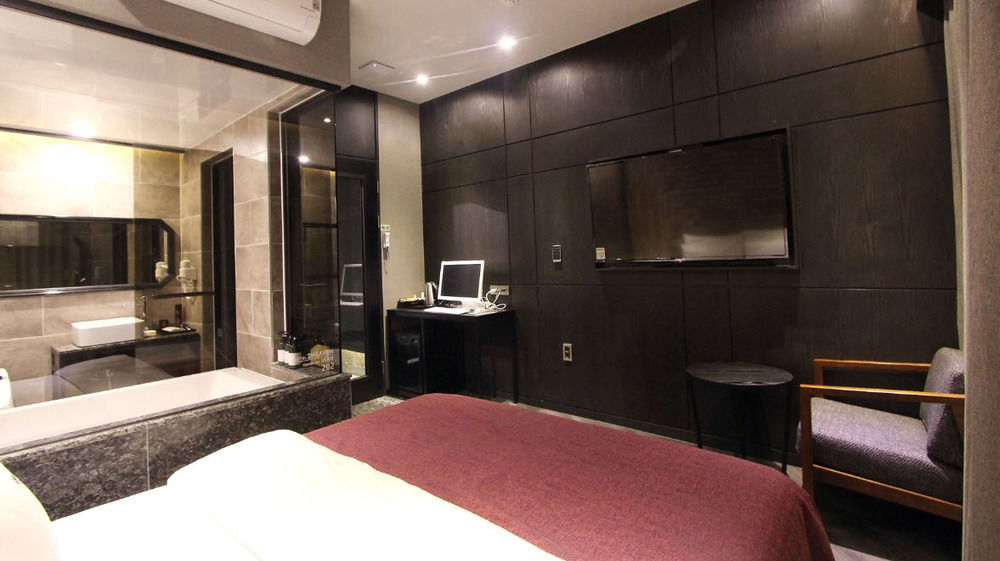 2 Heaven Hotel Lotte Waterpark Gimhae Eksteriør bilde